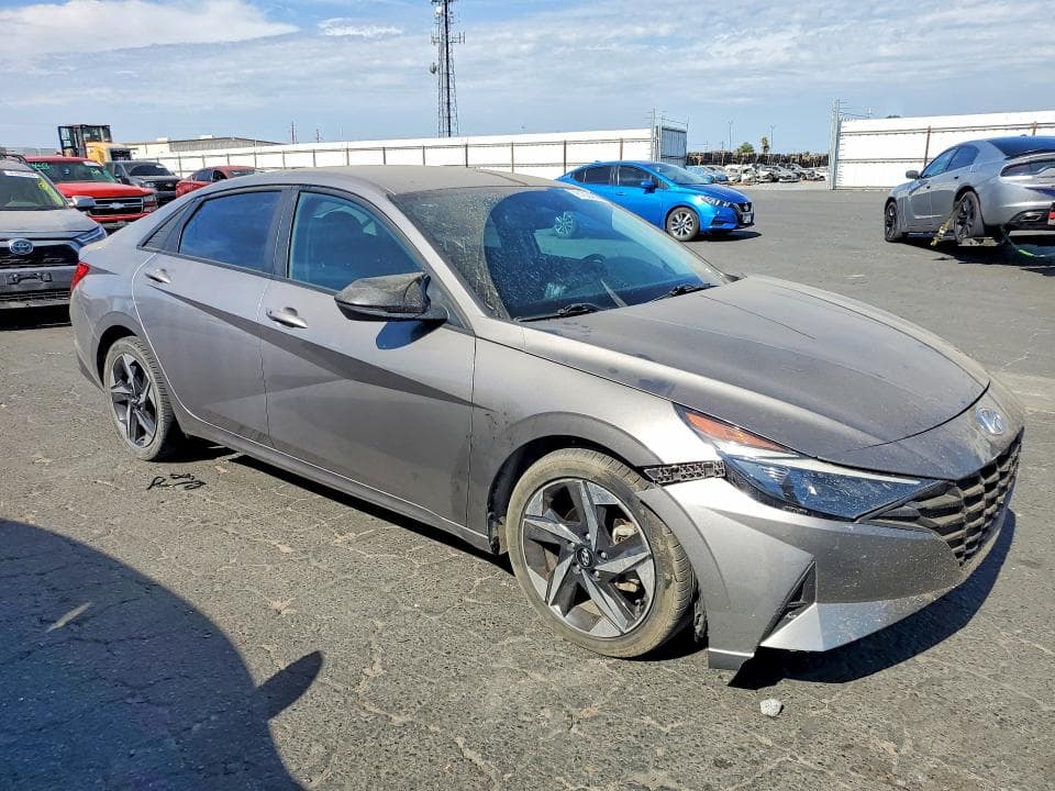 2023 HYUNDAI ELANTRA SEL 4