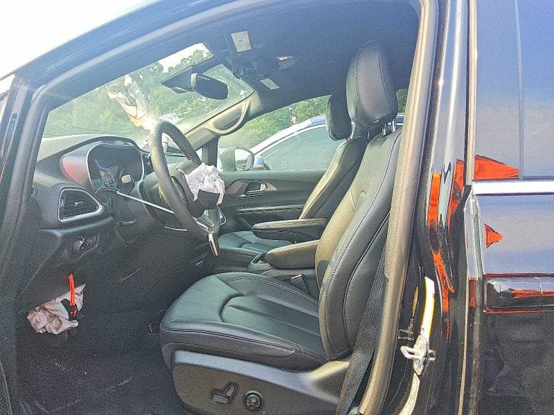 2026 CHRYSLER PACIFICA SELECT 8