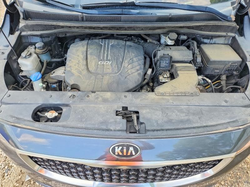 2017 KIA SEDONA LX 12