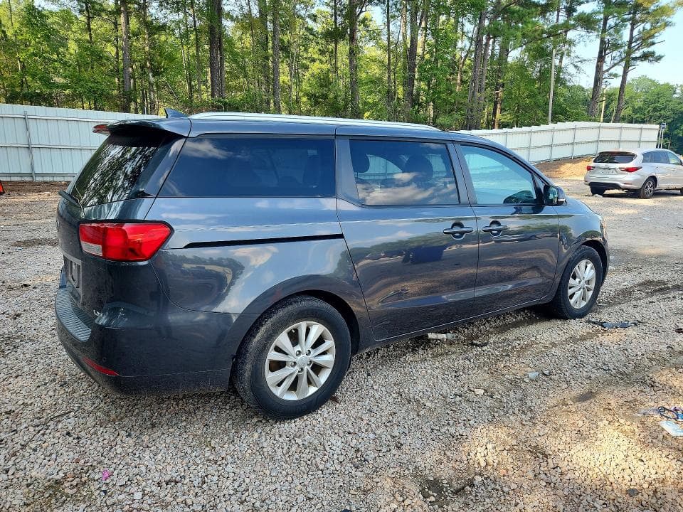 2017 KIA SEDONA LX 3