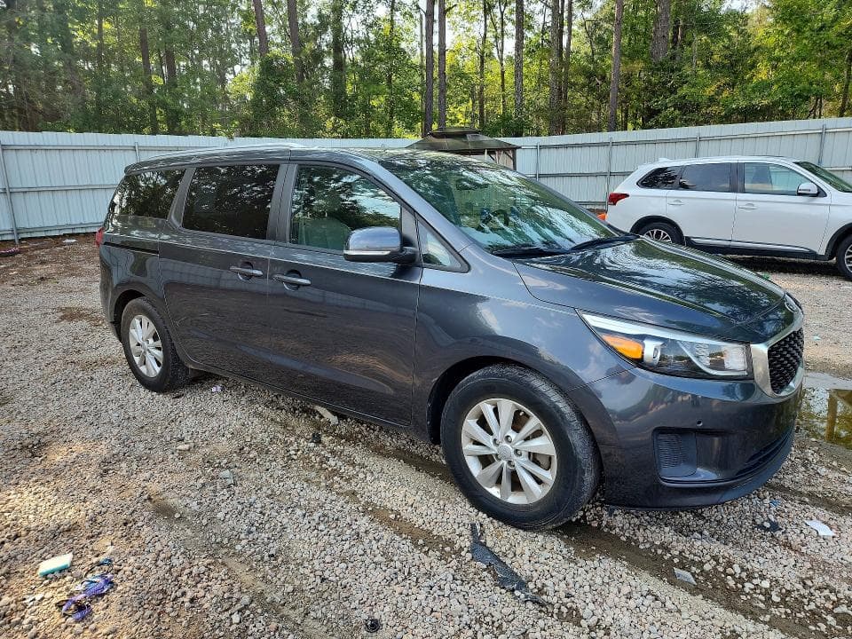 2017 KIA SEDONA LX 4