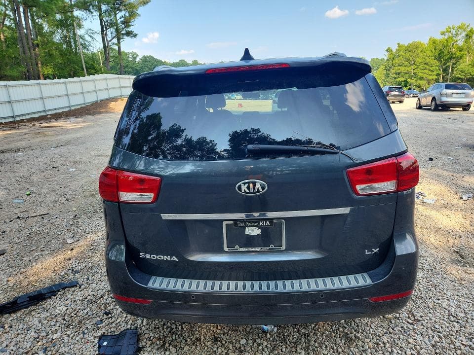 2017 KIA SEDONA LX 6