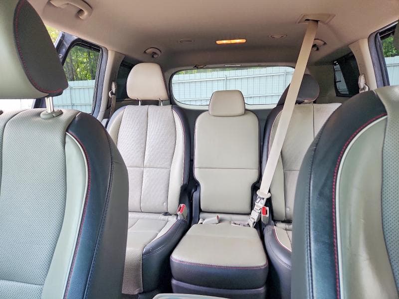 2017 KIA SEDONA LX 10