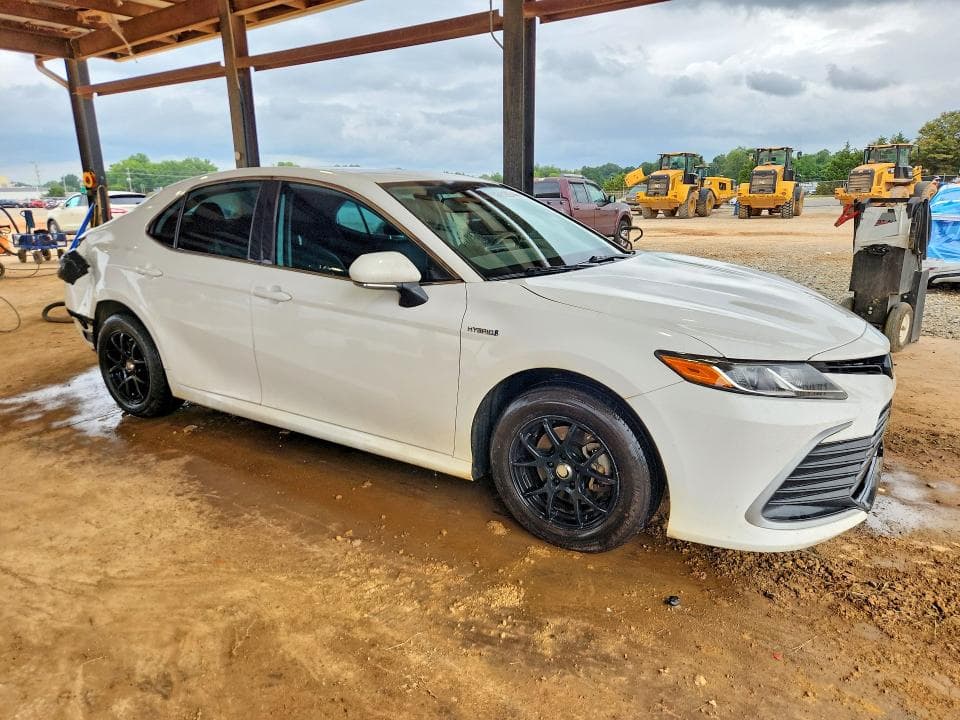 2021 TOYOTA CAMRY LE 4