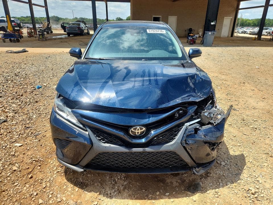 2019 TOYOTA CAMRY SE SE 5