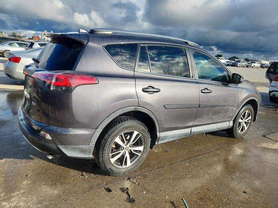 2017 TOYOTA RAV4 XLE 3