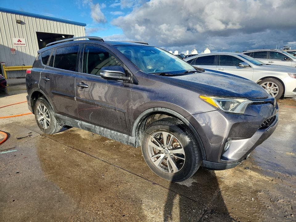 2017 TOYOTA RAV4 XLE 4