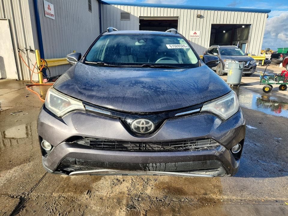 2017 TOYOTA RAV4 XLE 5