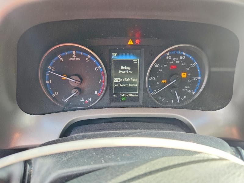 2017 TOYOTA RAV4 XLE 9