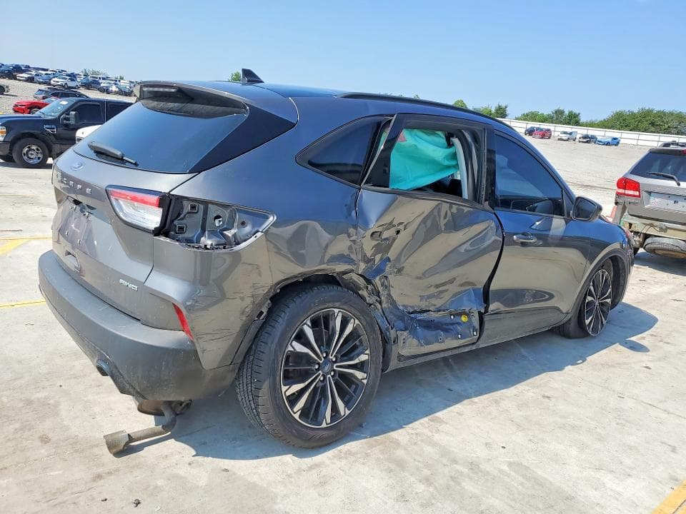 2022 FORD ESCAPE SE 3
