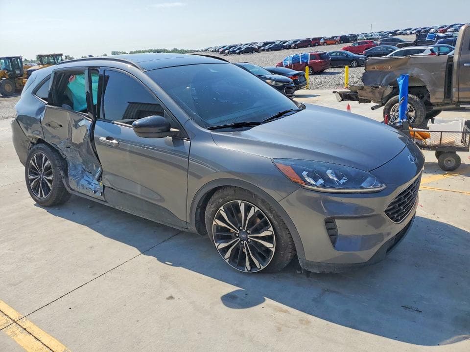2022 FORD ESCAPE SE 4