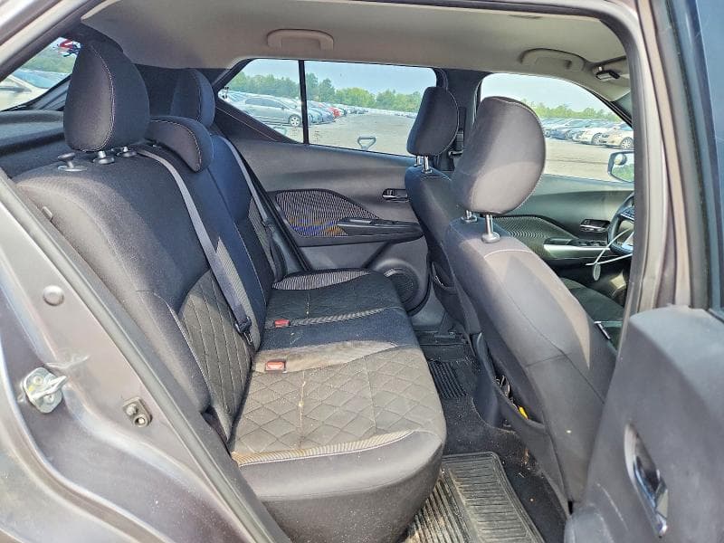 2019 NISSAN KICKS SV 11