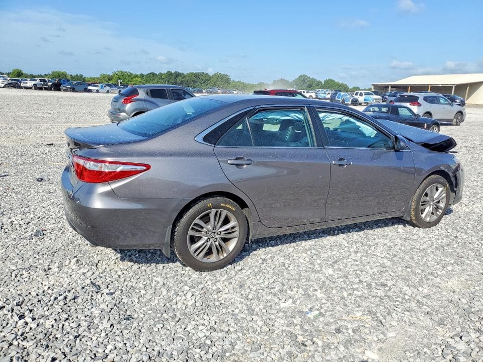 2017 TOYOTA CAMRY SE 3