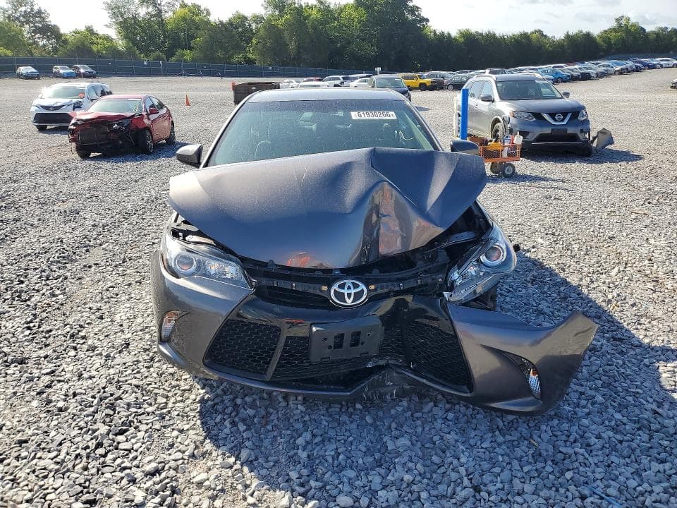 2017 TOYOTA CAMRY SE 5