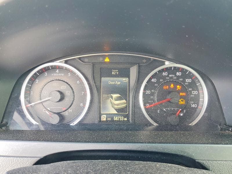 2017 TOYOTA CAMRY SE 9