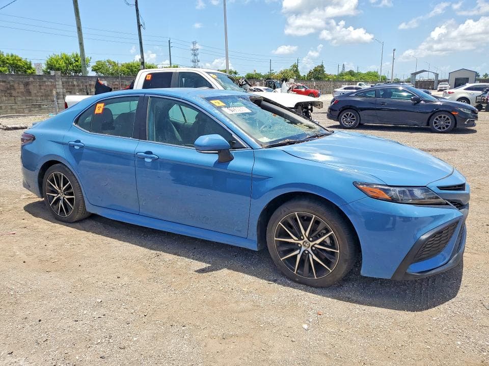 2023 TOYOTA CAMRY SE 4
