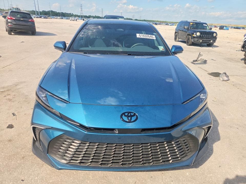 2026 TOYOTA CAMRY SE 5