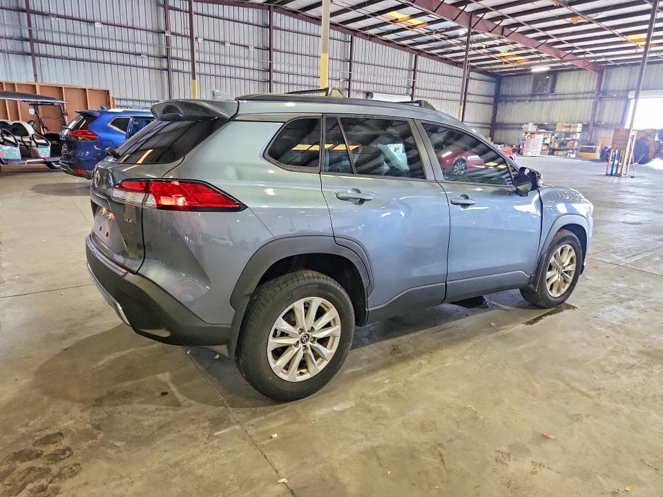 2024 TOYOTA COROLLA CROSS LE 3