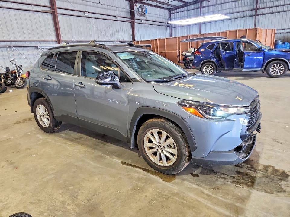 2024 TOYOTA COROLLA CROSS LE 4