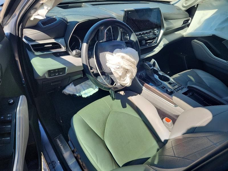 2021 TOYOTA HIGHLANDER PLATINUM 8