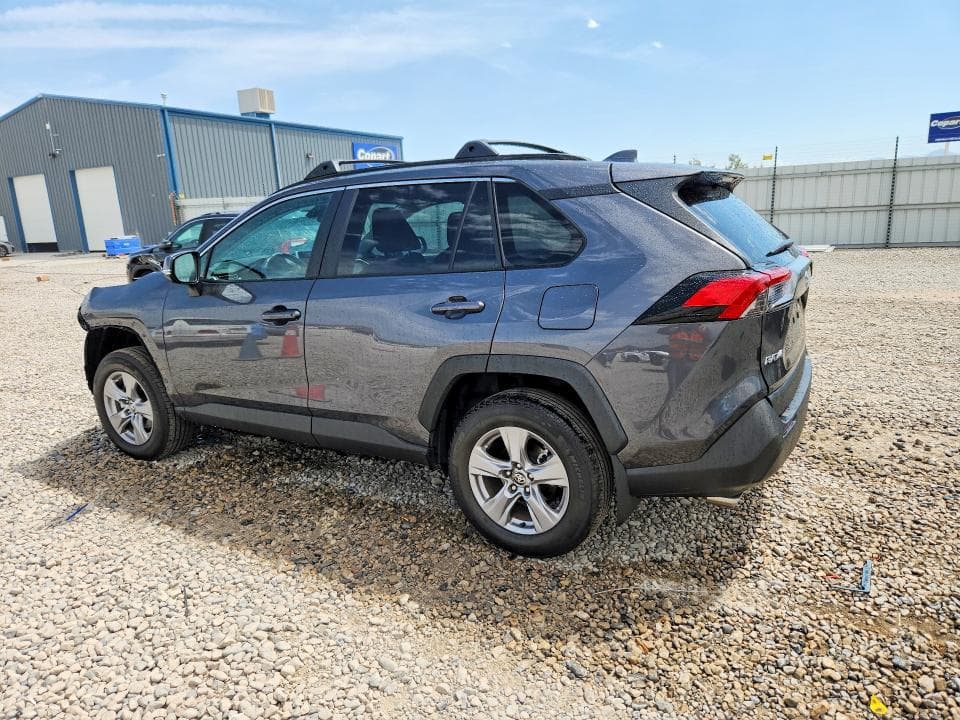 2025 TOYOTA RAV4 XLE 2