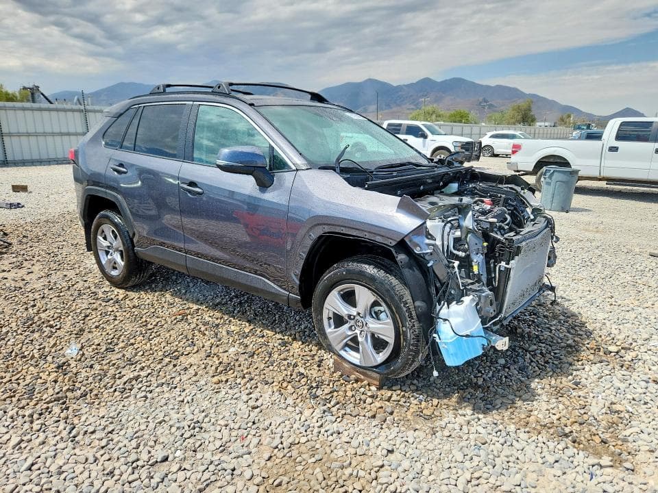 2025 TOYOTA RAV4 XLE 4