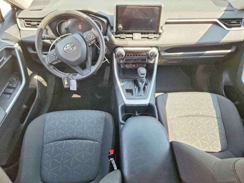 2025 TOYOTA RAV4 XLE 8