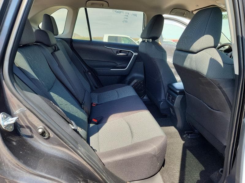 2025 TOYOTA RAV4 XLE 10