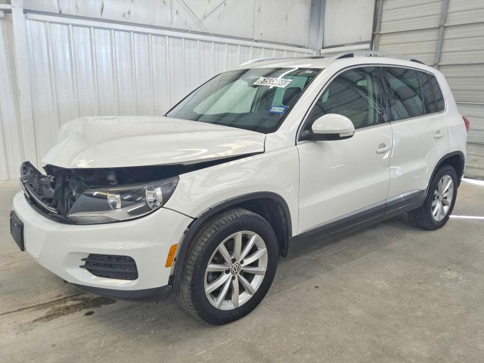 2017 VOLKSWAGEN TIGUAN - 1