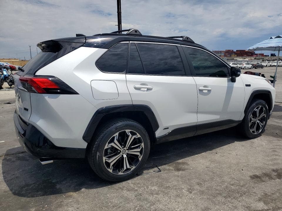 2023 TOYOTA RAV4 PRIME XSE 3