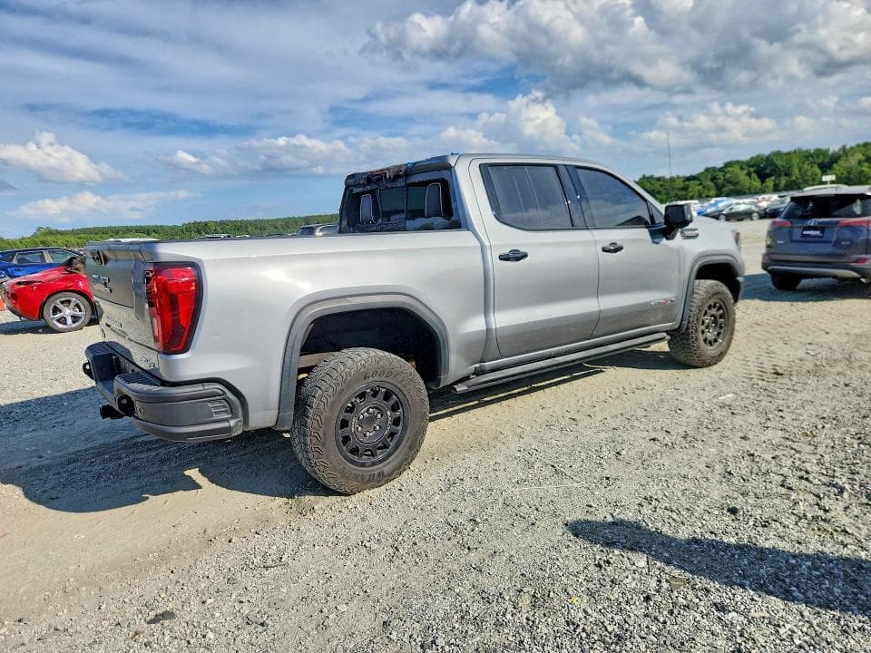 2023 GMC SIERRA K1500 AT4X 3