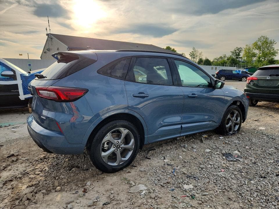2023 FORD ESCAPE ST LINE 3