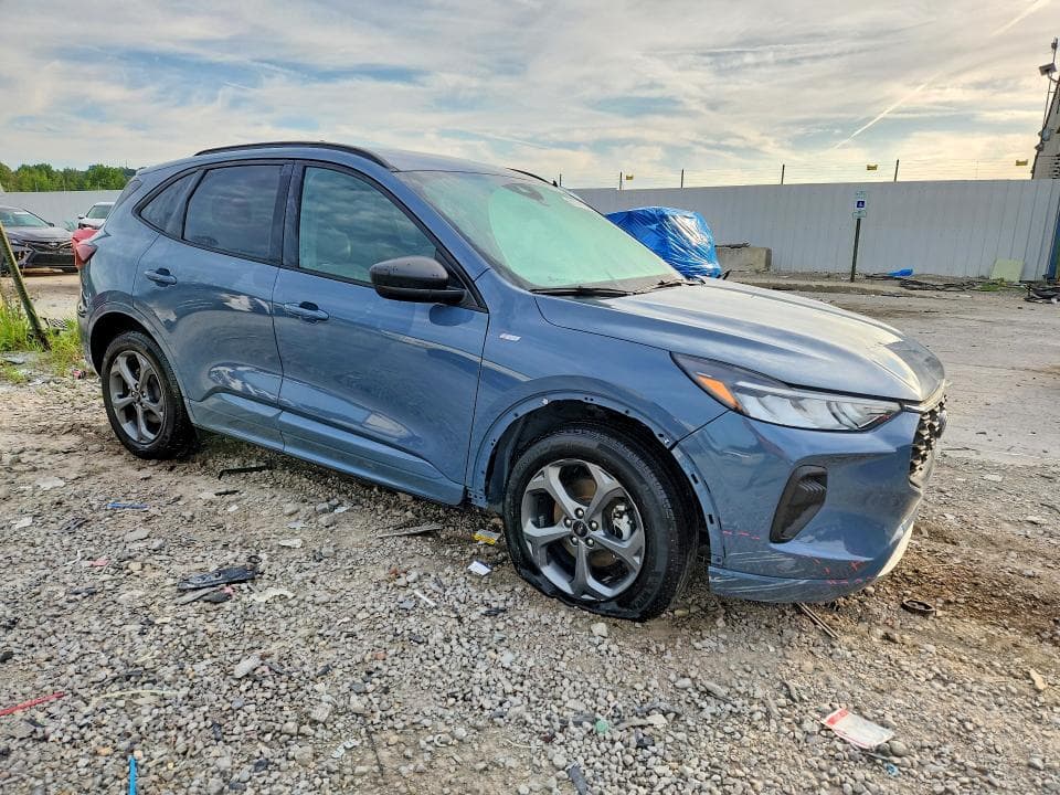 2023 FORD ESCAPE ST LINE 4