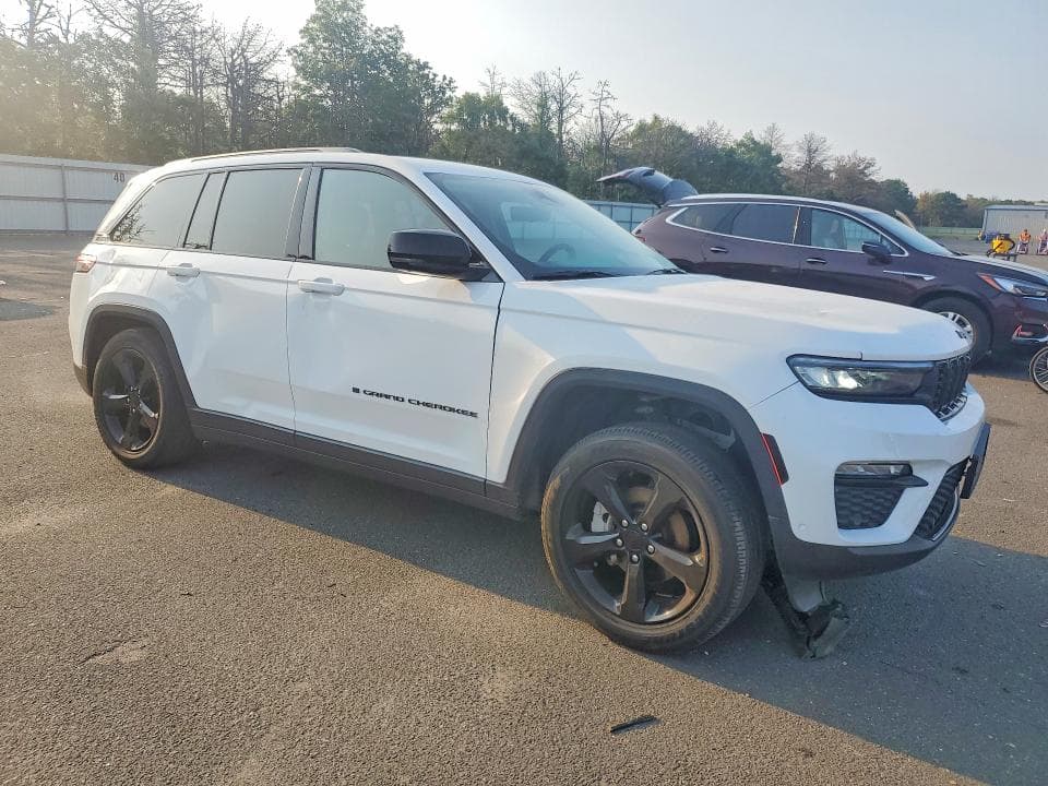 2023 JEEP GRAND CHEROKEE LIMITED 4