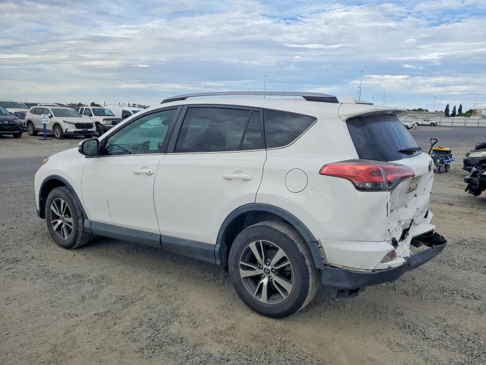 2017 TOYOTA RAV4 XLE 2