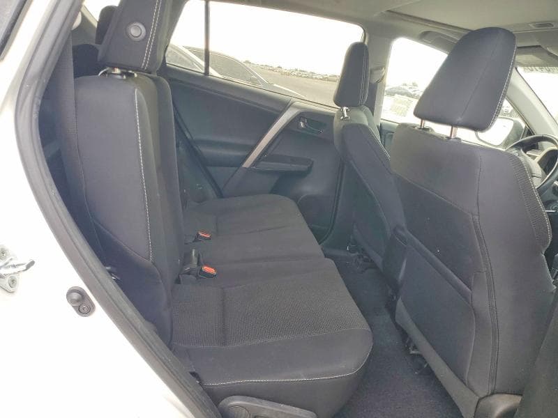 2017 TOYOTA RAV4 XLE 11