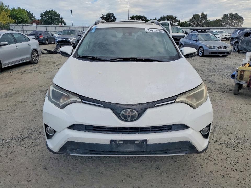 2017 TOYOTA RAV4 XLE 5