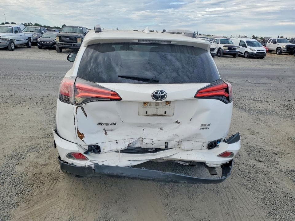 2017 TOYOTA RAV4 XLE 6