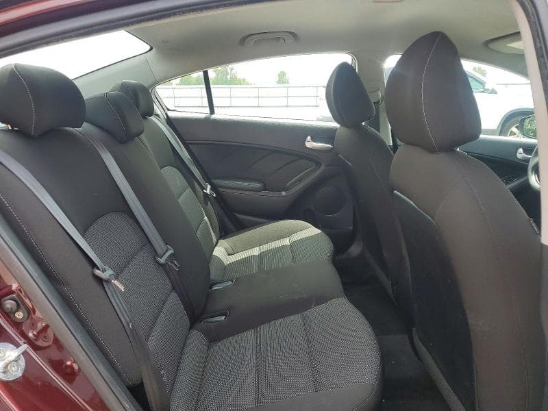2017 KIA FORTE LX 10