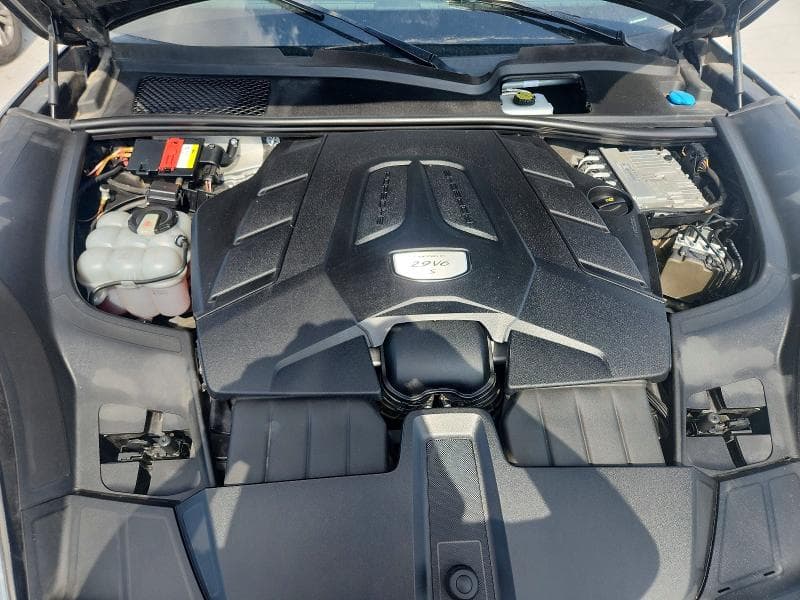 2019 PORSCHE CAYENNE S 12