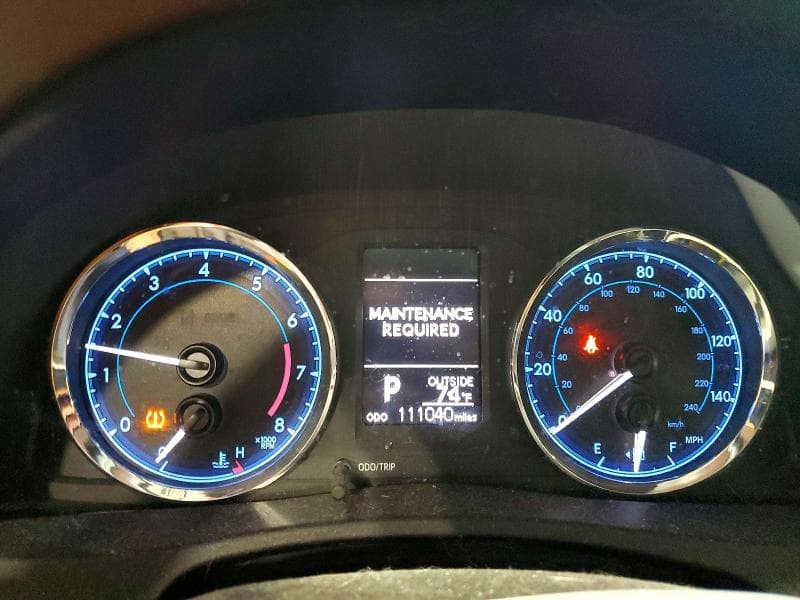 2017 TOYOTA COROLLA LE 9