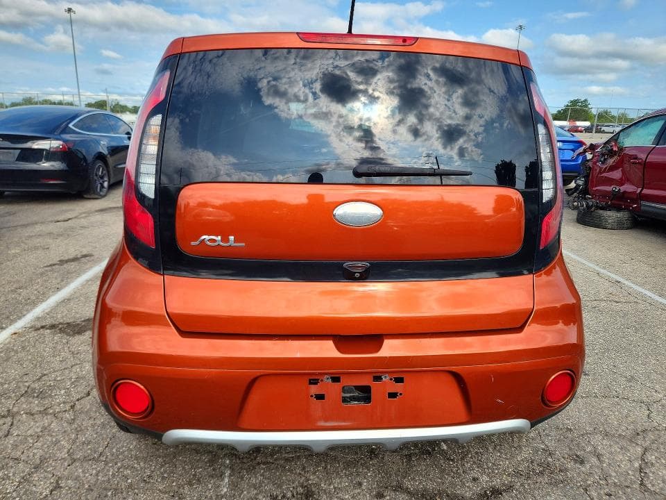 2018 KIA SOUL + 6