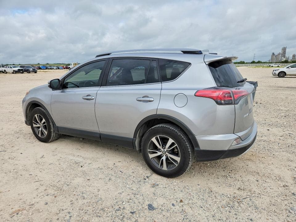 2018 TOYOTA RAV4 XLE 2