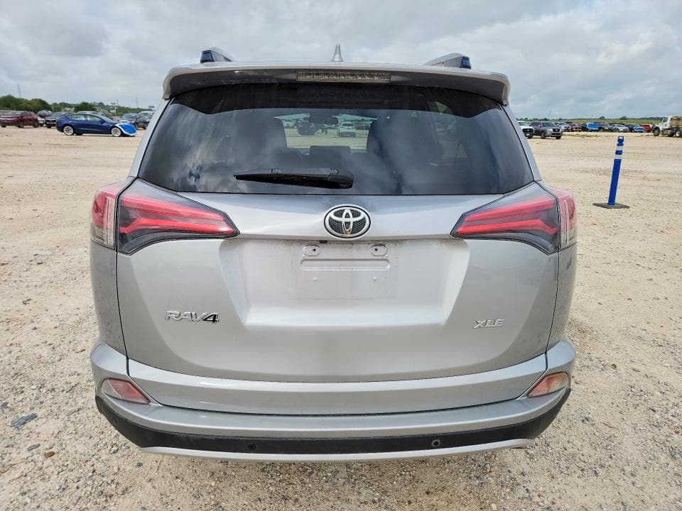 2018 TOYOTA RAV4 XLE 6