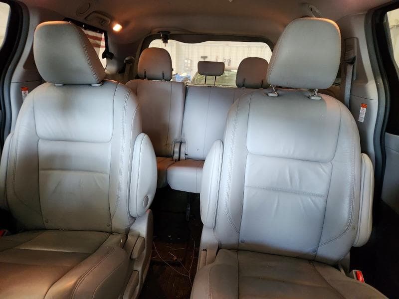 2017 TOYOTA SIENNA XLE PREMIUM 7-PASSENGER 10
