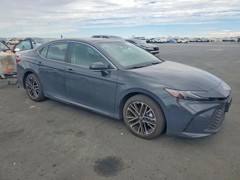 2025 TOYOTA CAMRY XLE 4
