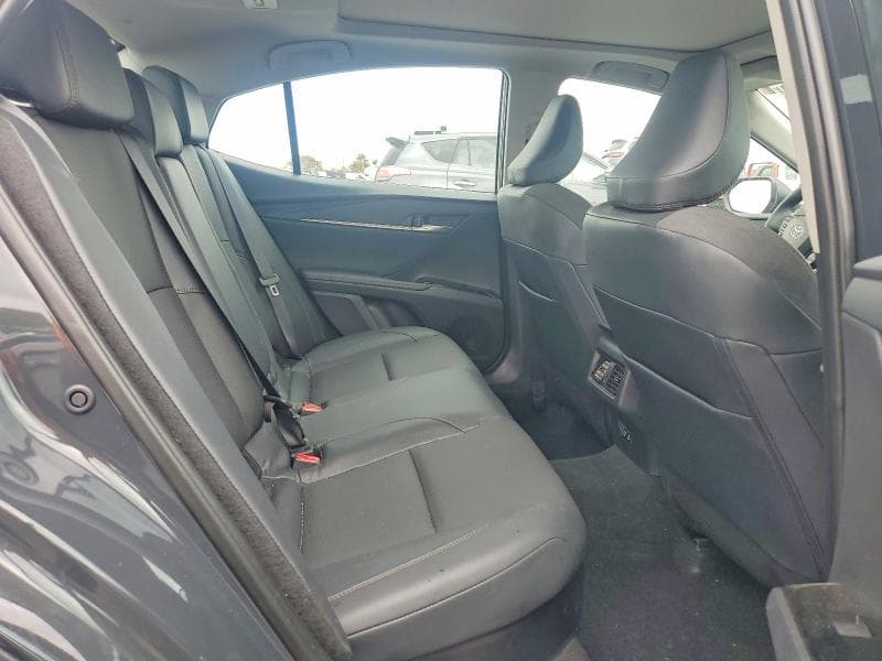 2025 TOYOTA CAMRY XLE 10