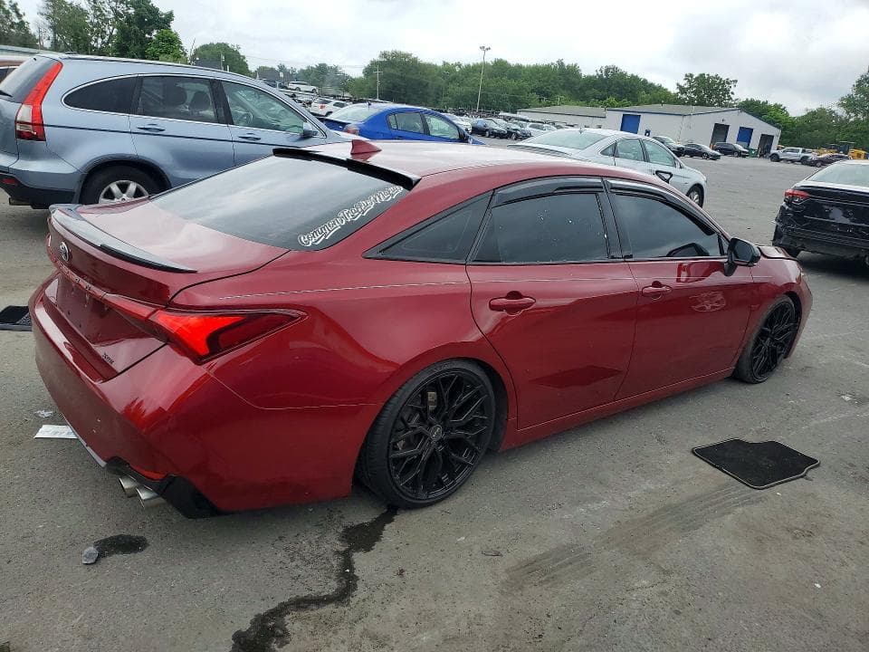2019 TOYOTA AVALON XSE 3