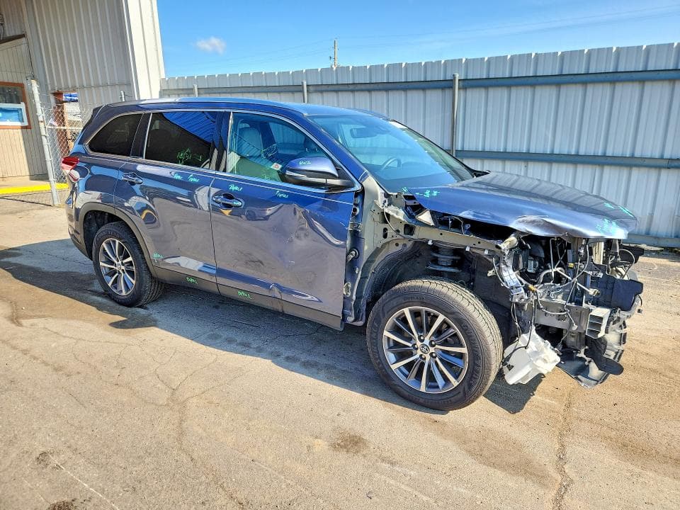 2019 TOYOTA HIGHLANDER XLE XLE 4