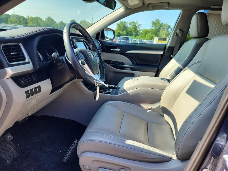 2019 TOYOTA HIGHLANDER XLE XLE 7